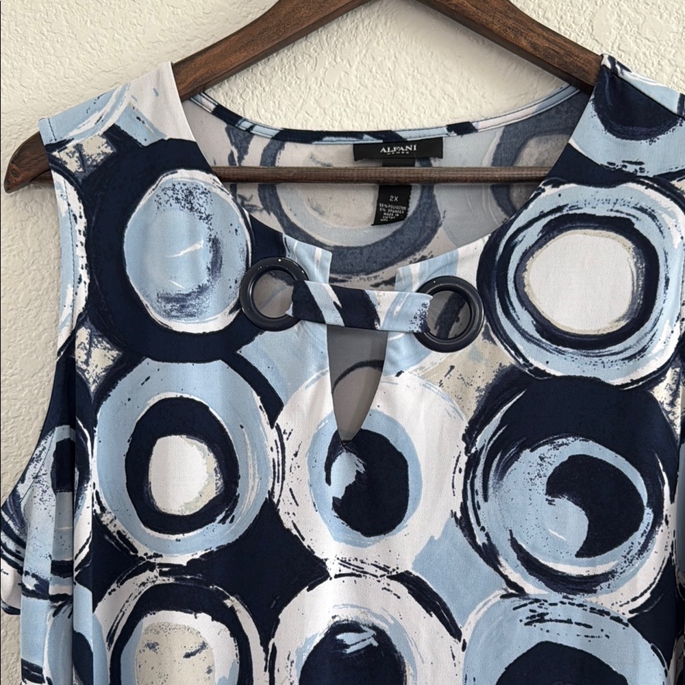 Size 2X Apt. 9 Sleeveless Circle-Print Tank Top in Blue - Picture 3 of 6